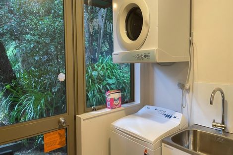 Photo of property in 36 Rimu Road, Oratia, Auckland, 0604