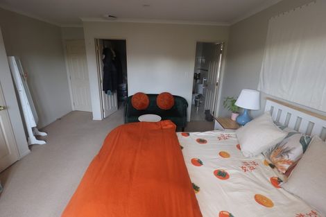 Photo of property in 16 Crimson Park, Oteha, Auckland, 0632