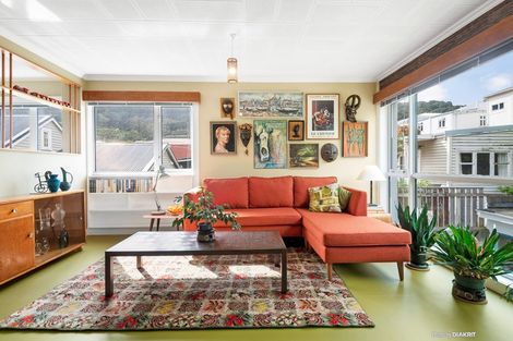 Photo of property in Victoria Court, 8/4 Queen Street, Mount Victoria, Wellington, 6011