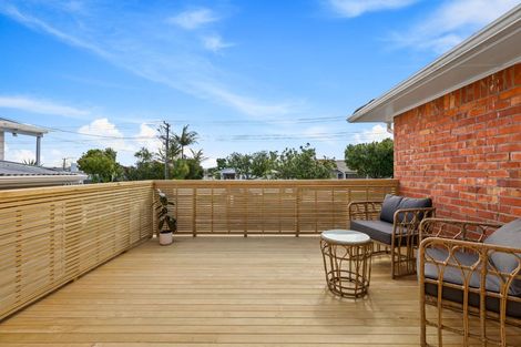 Photo of property in 40 Vodanovich Road, Te Atatu South, Auckland, 0610