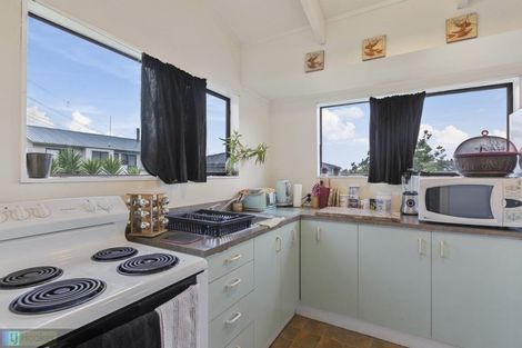 Photo of property in 5 Frosses Place, Massey, Auckland, 0614
