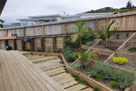 Photo of property in 32 Eagles Way, Cable Bay, 0420