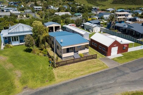 Photo of property in 151 Newcastle Street, Mahia, 4198