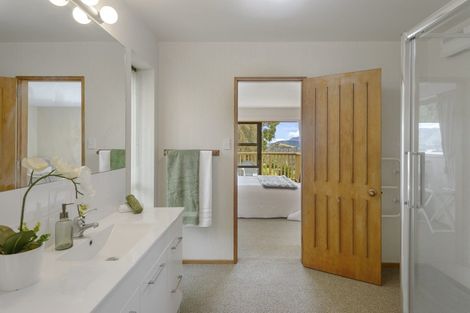 Photo of property in 6 James Drive, Diamond Harbour, Lyttelton, 8971