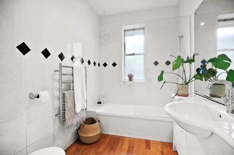 Photo of property in 12 George Street, Claudelands, Hamilton, 3214