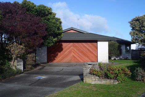 Photo of property in 22 Saint James Court, Paraparaumu, 5032