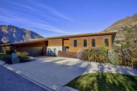 Photo of property in 3 Mcqueen Place, Arthurs Point, Queenstown, 9371
