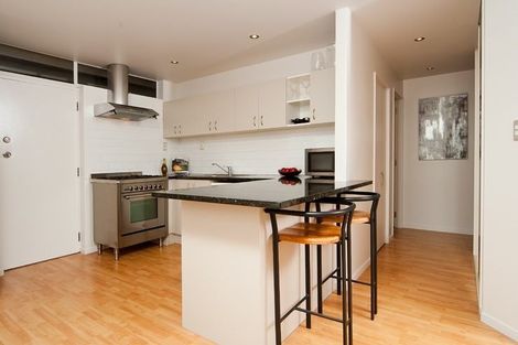 Photo of property in 3/73 Princes Street, Northcote Point, Auckland, 0627