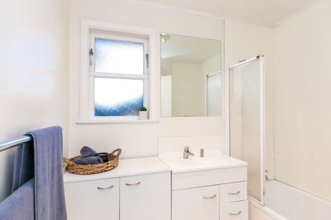 Photo of property in 37 Clifford Road, Johnsonville, Wellington, 6037