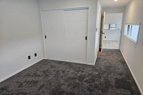 Photo of property in 2 Embling Place, Eastern Beach, Auckland, 2012