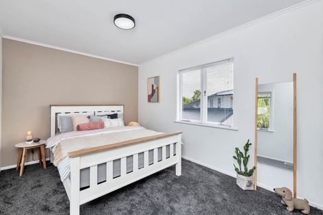 Photo of property in 1/46 Roberts Road, Glenfield, Auckland, 0629