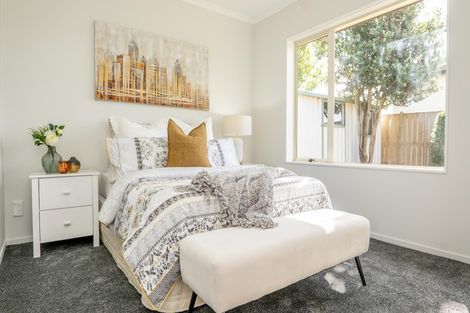 Photo of property in 5 Greta Banks Place, Wattle Downs, Auckland, 2103