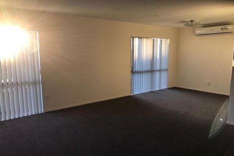 Photo of property in 14 Caribbean Drive, Unsworth Heights, Auckland, 0632