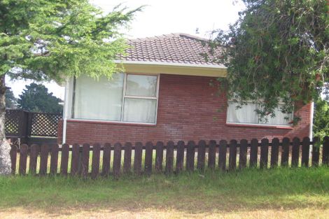 Photo of property in 1/53 Girrahween Drive, Totara Vale, Auckland, 0629