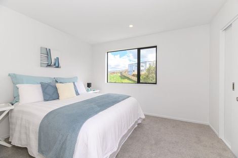 Photo of property in 51b Crestview Rise, Papakura, 2110