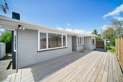 Photo of property in 7 Tarata Crescent, Mangere Bridge, Auckland, 2022