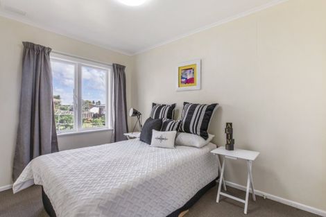 Photo of property in 6 View Road, Papakura, 2110