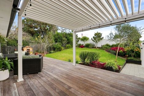 Photo of property in 1/77 Birkdale Road, Birkdale, Auckland, 0626