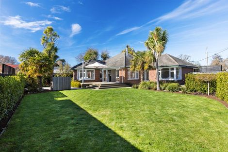 Photo of property in 27 Barclay Place, Burwood, Christchurch, 8061