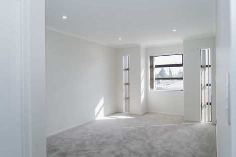 Photo of property in 79a Russell Road, Manurewa, Auckland, 2102