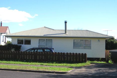 Photo of property in 35 Marendellas Drive, Bucklands Beach, Auckland, 2014