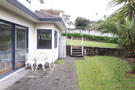 Photo of property in 19 Calypso Way, Unsworth Heights, Auckland, 0632