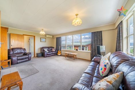 Photo of property in 35 Normandale Road, Normandale, Lower Hutt, 5010