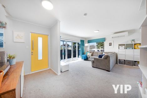Photo of property in 12 Maraval Crescent, Grenada Village, Wellington, 6037