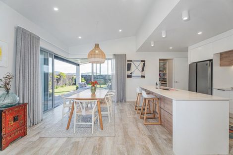 Photo of property in 7 Awatea Drive, Whitianga, 3510