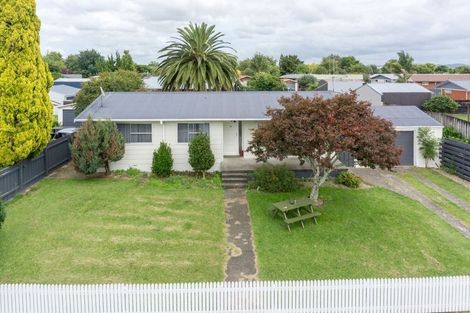 Photo of property in 22 Oakfield Crescent, Pukete, Hamilton, 3200
