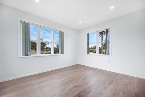 Photo of property in 16 Sylvan Crescent, Te Atatu South, Auckland, 0610