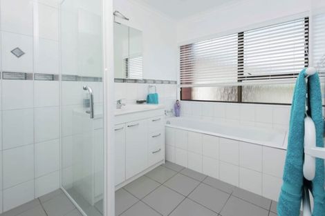Photo of property in 26a Howe Street, Howick, Auckland, 2014