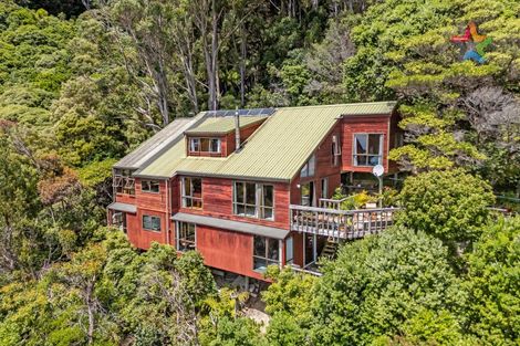Photo of property in 321 Marine Drive, York Bay, Lower Hutt, 5013