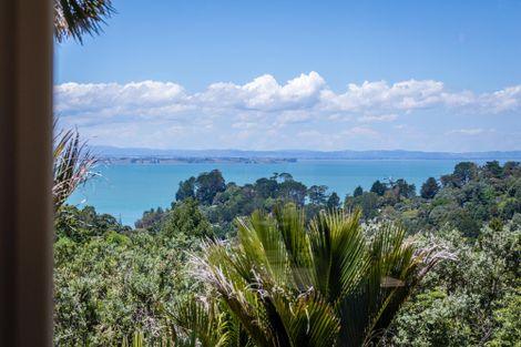 Photo of property in 2a Warner Park Avenue, Laingholm, Auckland, 0604