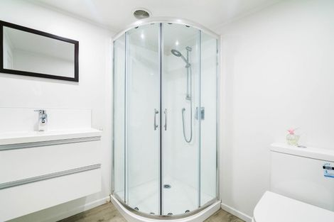 Photo of property in 1/8 Ludlow Terrace, Totara Vale, Auckland, 0627