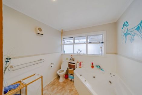 Photo of property in 33 Francis Drake Street, Waipukurau, 4200