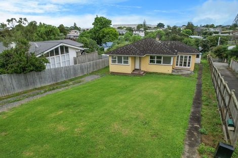 Photo of property in 24 Gill Avenue, Te Atatu Peninsula, Auckland, 0610