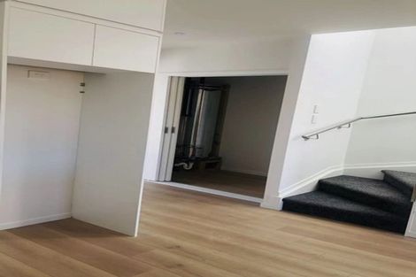 Photo of property in 12 Ingham Court, Fairview Heights, Auckland, 0632