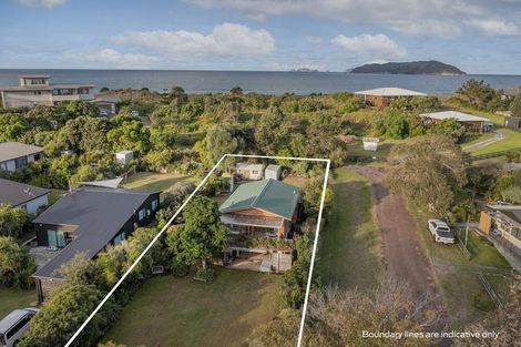 Photo of property in 152 Ocean Beach Road, Tairua, 3508