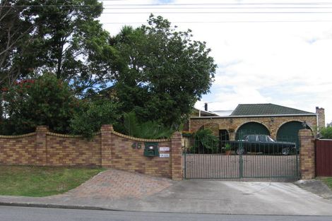Photo of property in 45 Avonleigh Road, Green Bay, Auckland, 0604