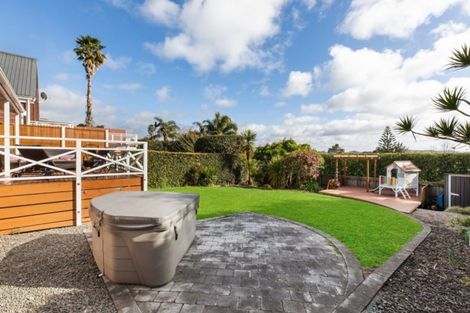 Photo of property in 38 Whangaparaoa Road, Red Beach, 0932