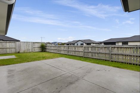 Photo of property in 27 Furlong Road, Papamoa, 3118