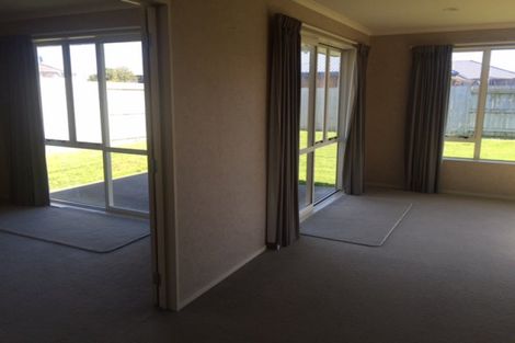 Photo of property in 5 Boston Parade, Kelvin Grove, Palmerston North, 4414