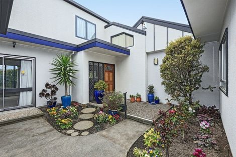 Photo of property in 24 Saint Hill Lane, Havelock North, 4130