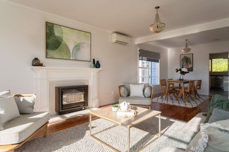 Photo of property in 10 Chorley Grove, Churton Park, Wellington, 6037