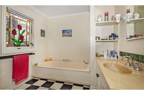 Photo of property in 31 Second Avenue, Avenues, Whangarei, 0110