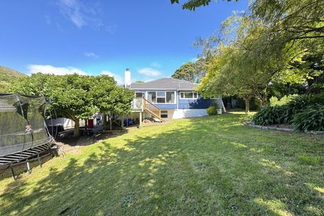 Photo of property in 6 Mahoe Street, Tawa, Wellington, 5028