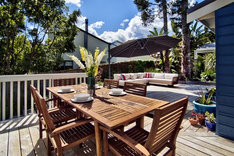 Photo of property in 111 Daffodil Street, Titirangi, Auckland, 0604