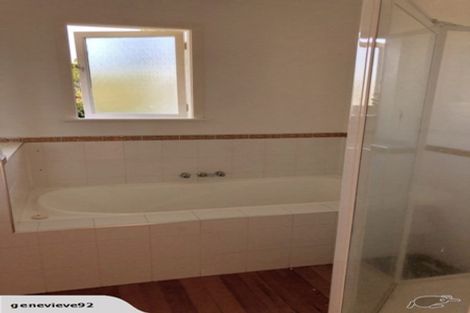 Photo of property in 50a Megan Avenue, Pakuranga Heights, Auckland, 2010