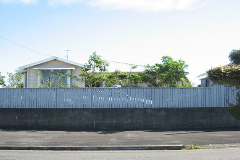 Photo of property in 88 Brooklands Road, Brooklands, New Plymouth, 4310